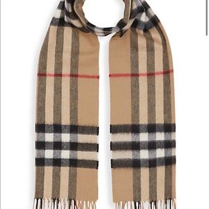 Cashmere Burberry scarf like new